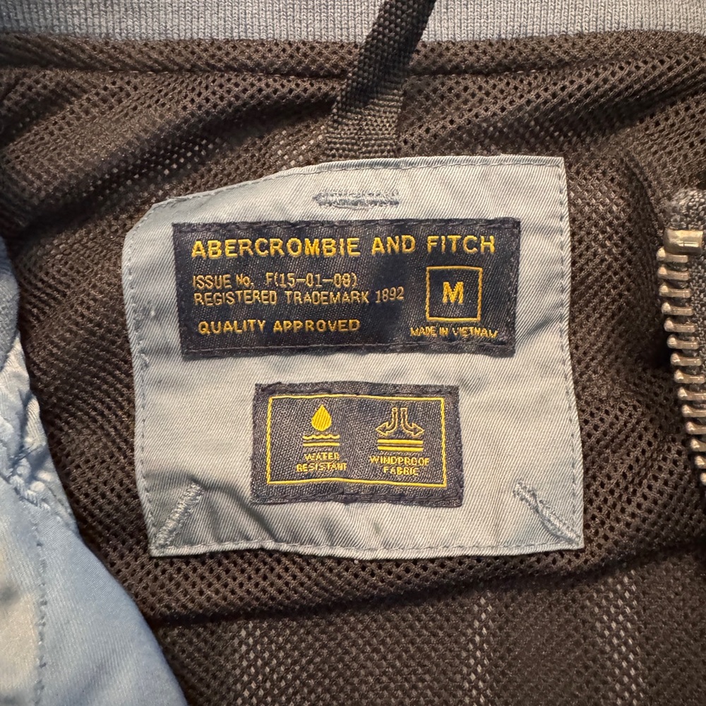 A&F Abercrombie & Fitch lightweight nylon jacket - Picture 2 of 12